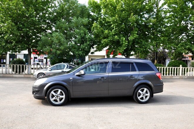 Opel Astra 2009, 166,257 km - 1.4 l - Saatlı