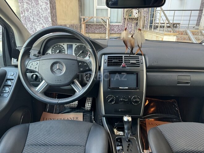 Mercedes B 180 2011, 75,800 km - 1.7 l - Bakı