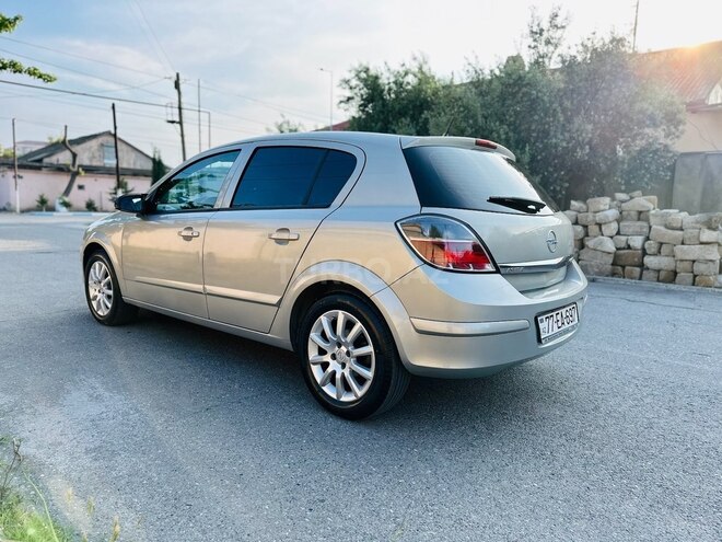 Opel Astra 2009, 286,000 km - 1.4 л - Bakı