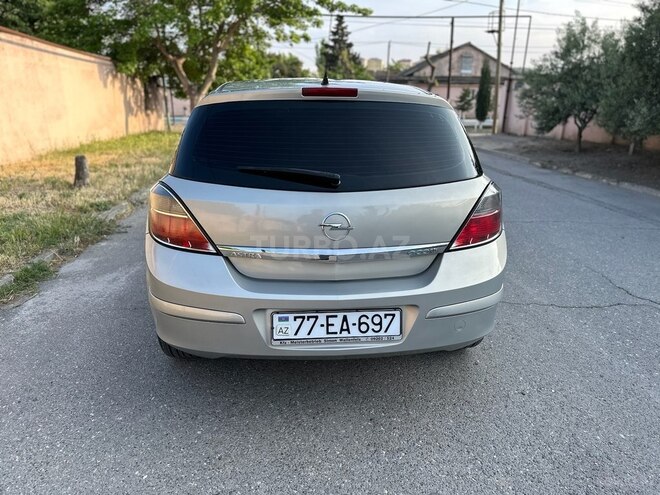 Opel Astra 2009, 286,000 km - 1.4 л - Bakı