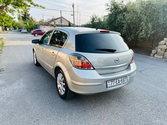 Opel Astra 2009, 286,000 km - 1.4 л - Bakı