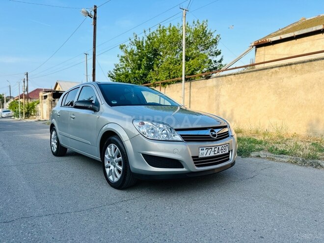Opel Astra 2009, 286,000 km - 1.4 л - Bakı