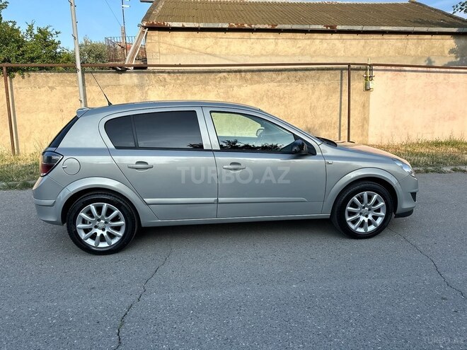 Opel Astra 2009, 286,000 km - 1.4 л - Bakı