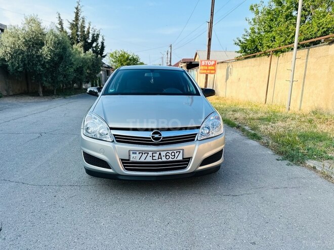 Opel Astra 2009, 286,000 km - 1.4 л - Bakı