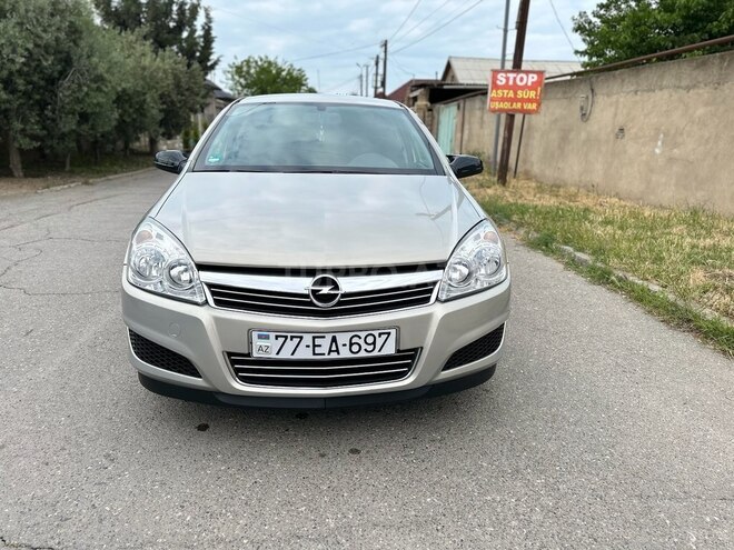 Opel Astra 2009, 286,000 km - 1.4 л - Bakı