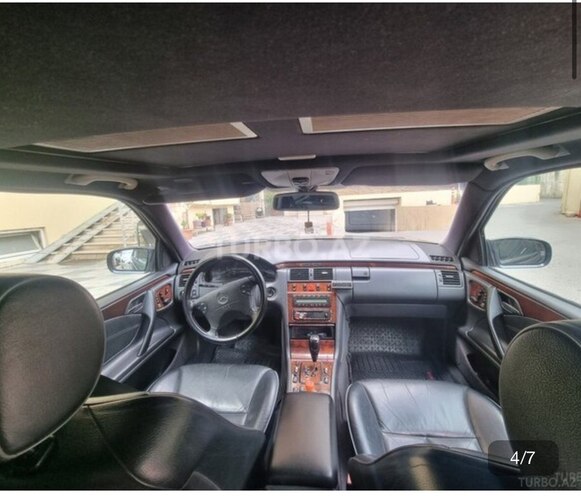 Mercedes E 320 2001, 555,000 km - 3.2 l - Bakı
