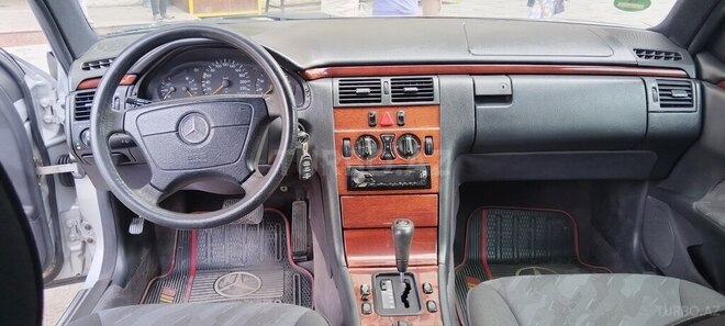 Mercedes E 200 1996, 340,237 km - 2.0 l - Göyçay