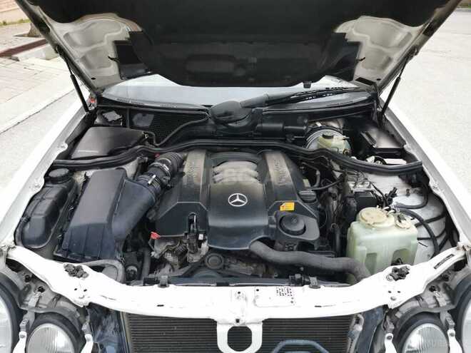 Mercedes E 320 2000, 222,000 km - 3.2 л - Şamaxı