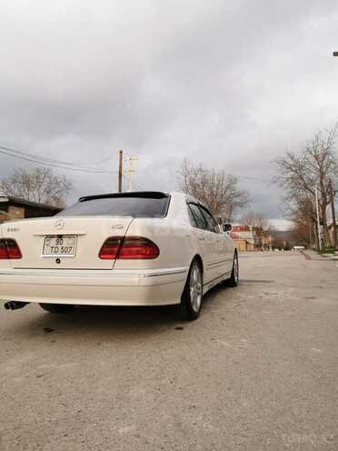 Mercedes E 320 2000, 222,000 km - 3.2 л - Şamaxı