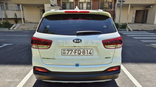 Kia Sorento 2015, 179,600 km - 2.0 l - Bakı