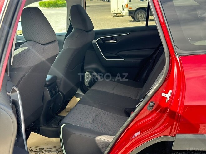 Toyota RAV4-9