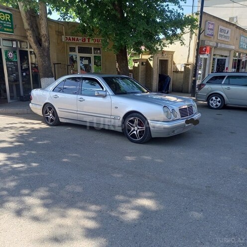 Mercedes E 230 1996, 368,000 km - 2.3 l - Qazax