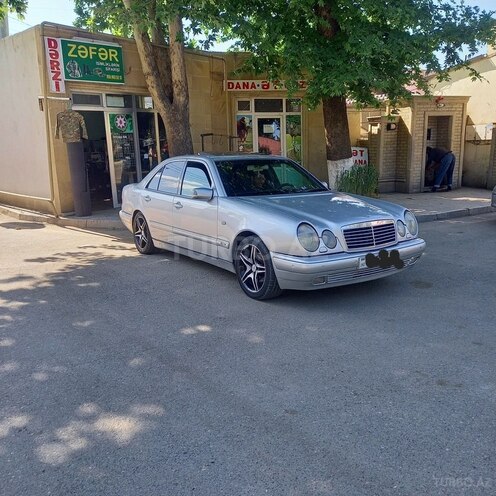 Mercedes E 230 1996, 368,000 km - 2.3 l - Qazax
