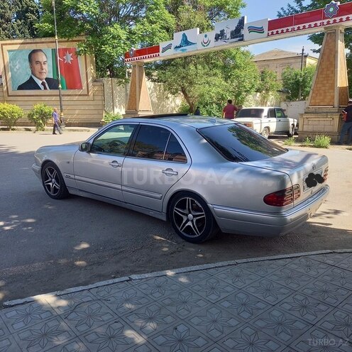 Mercedes E 230 1996, 368,000 km - 2.3 l - Qazax