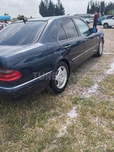 Mercedes E 240 1998, 280,000 km - 2.4 l - Ağstafa