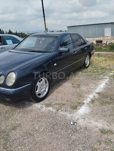 Mercedes E 240 1998, 280,000 km - 2.4 l - Ağstafa