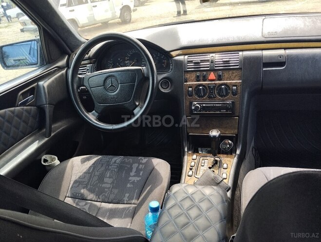 Mercedes E 240 1998, 280,000 km - 2.4 l - Ağstafa