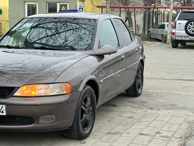Opel Vectra 1998, 170,000 km - 1.8 l - Bakı