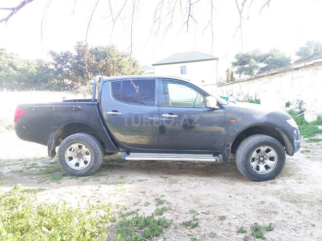 Mitsubishi L200 2008, 300,000 km - 2.5 l - Bakı
