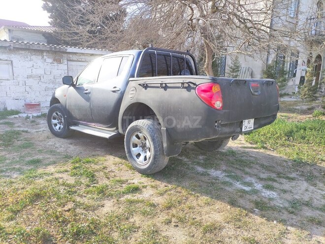 Mitsubishi L200 2008, 300,000 km - 2.5 l - Bakı