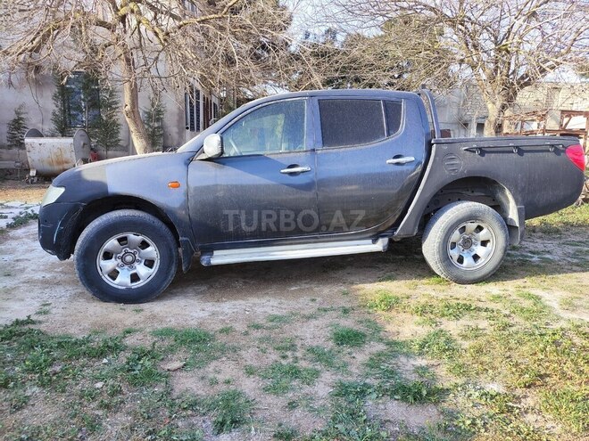 Mitsubishi L200 2008, 300,000 km - 2.5 l - Bakı
