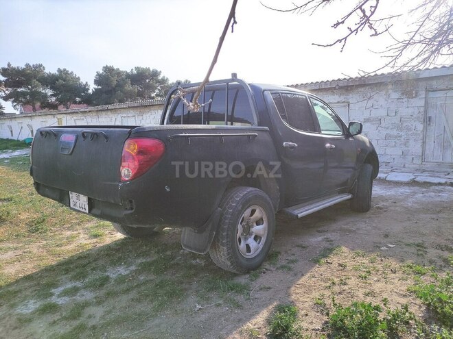 Mitsubishi L200 2008, 300,000 km - 2.5 l - Bakı