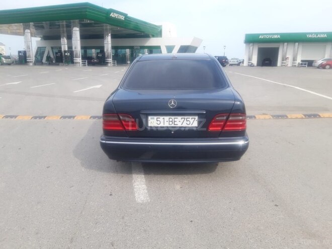 Mercedes E 240 1998, 220,000 km - 2.4 l - Bakı