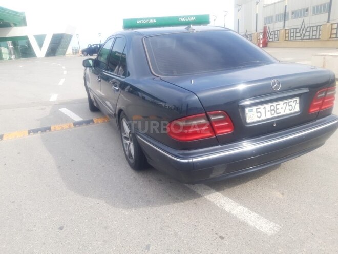 Mercedes E 240 1998, 220,000 km - 2.4 l - Bakı