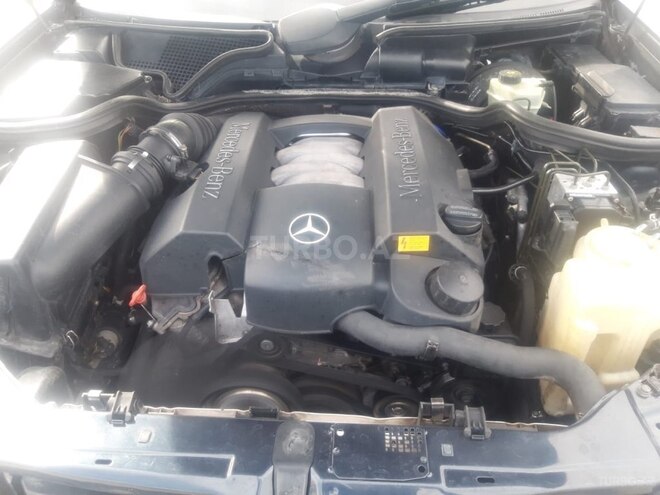 Mercedes E 240 1998, 220,000 km - 2.4 l - Bakı