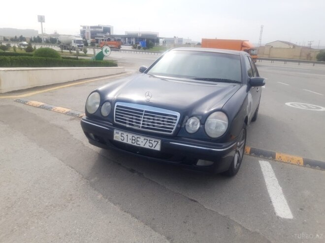 Mercedes E 240 1998, 220,000 km - 2.4 l - Bakı