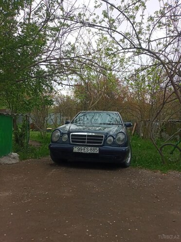 Mercedes E 220 d 1998, 699,000 km - 2.2 l - Ucar