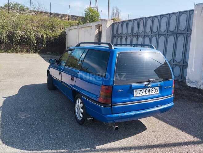Opel Astra 1995, 350,000 km - 1.6 l - Quba