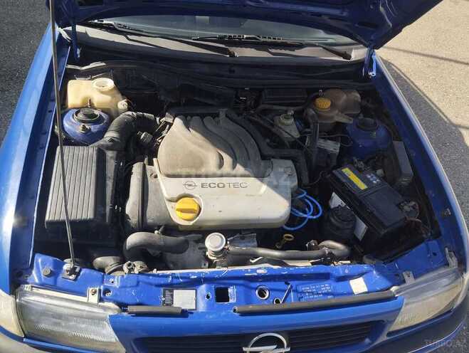 Opel Astra 1995, 350,000 km - 1.6 l - Quba