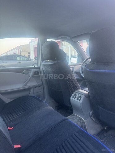 Mercedes E 270 2001, 531,047 km - 2.7 l - Bakı