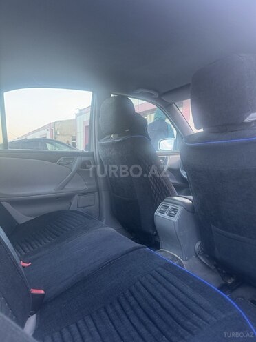 Mercedes E 270 2001, 531,047 km - 2.7 l - Bakı