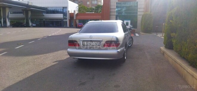 Mercedes E 240 2000, 237,720 km - 2.4 l - Bakı