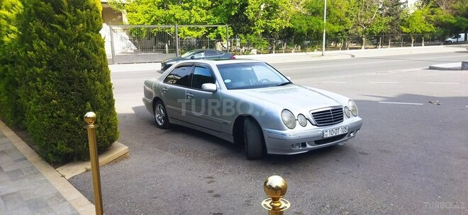Mercedes E 240 2000, 237,720 km - 2.4 l - Bakı