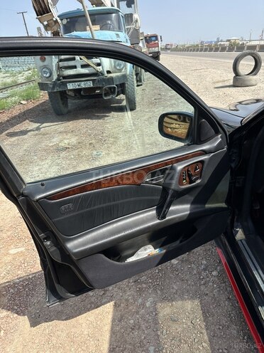 Mercedes  1997, 421,680 km - 2.9 l - Sumqayıt