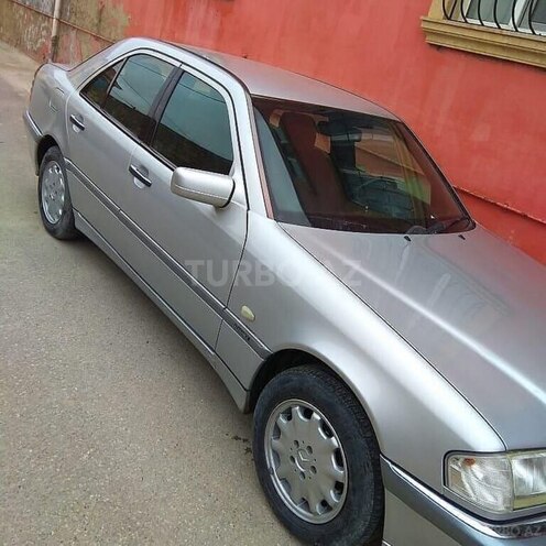 Mercedes C 180 2000, 398,741 km - 1.8 l - Ucar