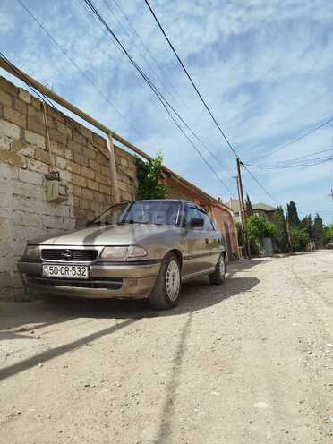 Opel Astra 1996, 299,000 km - 1.6 l - Bakı