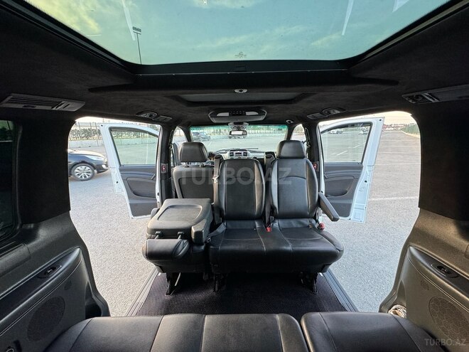 Mercedes V 220 2011, 244,000 km - 2.2 л - Bakı