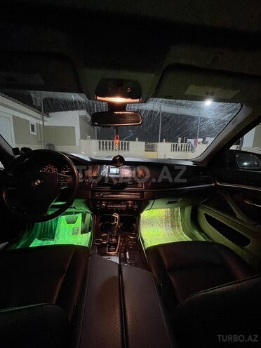 BMW 528 2014, 181,000 km - 2.0 л - Neftçala