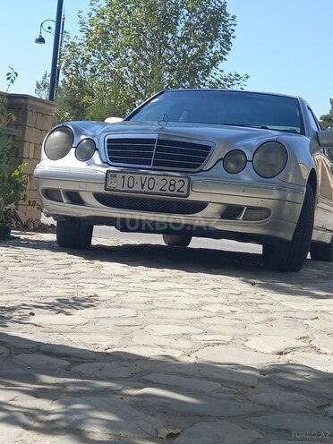 Mercedes E 220 d 2000, 650,000 km - 2.2 l - Şamaxı