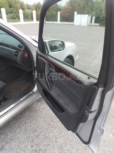 Mercedes E 320 2000, 350,000 km - 3.2 l - Bərdə