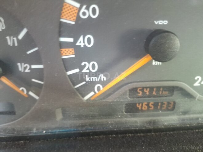 Mercedes E 220 d 1999, 465,140 km - 2.2 л - Bakı