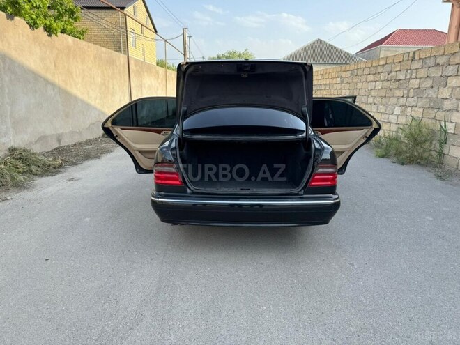Mercedes E 240 1999, 235,437 km - 2.4 l - Bakı