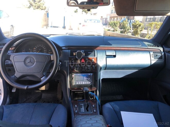 Mercedes E 230 1996, 415,000 km - 2.3 l - Bakı