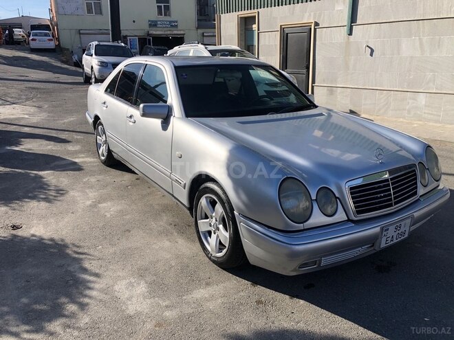 Mercedes E 230 1996, 415,000 km - 2.3 l - Bakı