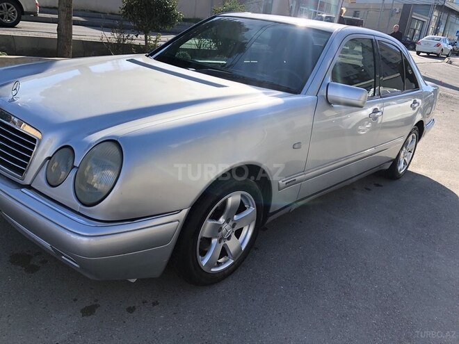 Mercedes E 230 1996, 415,000 km - 2.3 l - Bakı