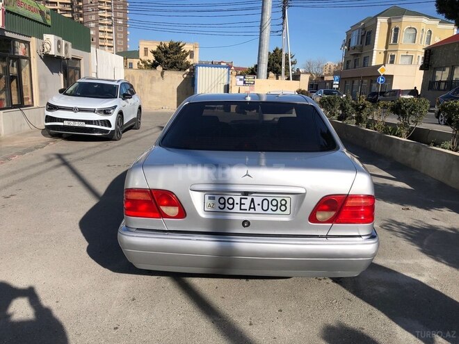 Mercedes E 230 1996, 415,000 km - 2.3 l - Bakı